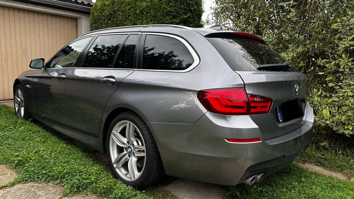 BMW 5 Series 2011 photo 3