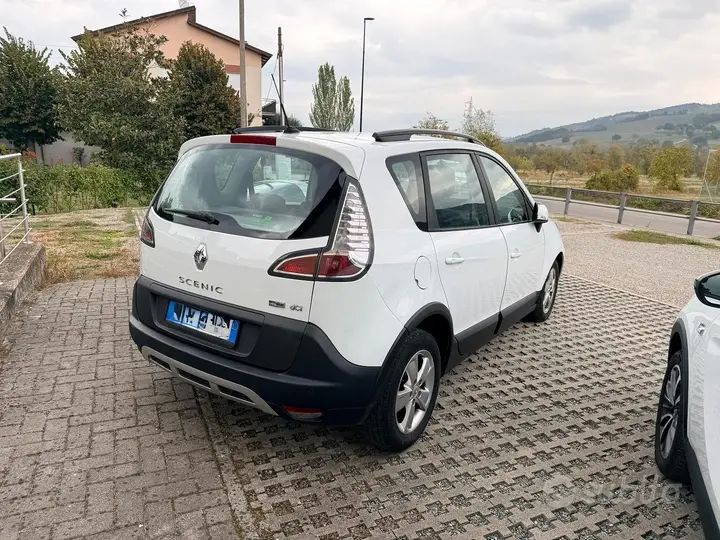 Renault Scenic 2013 photo 3