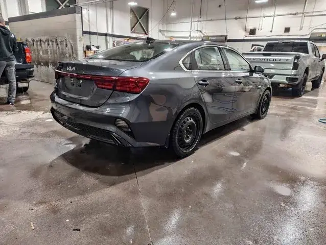 Kia Forte 2023 photo 5