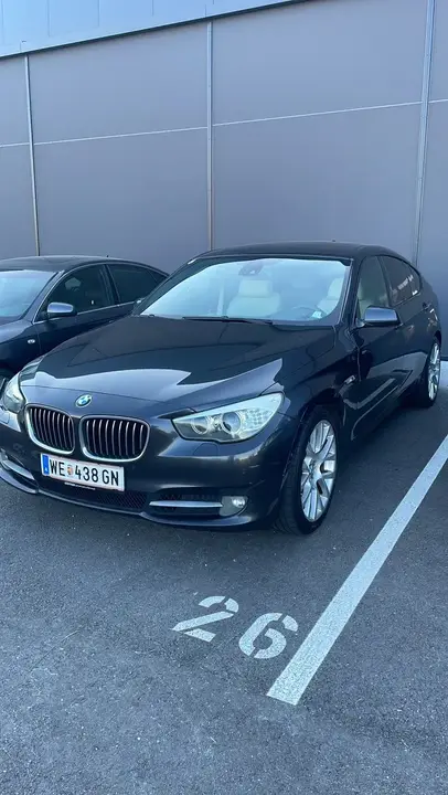 BMW 5 Series 2010 photo 2