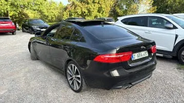 Jaguar Xe 2018 photo 2