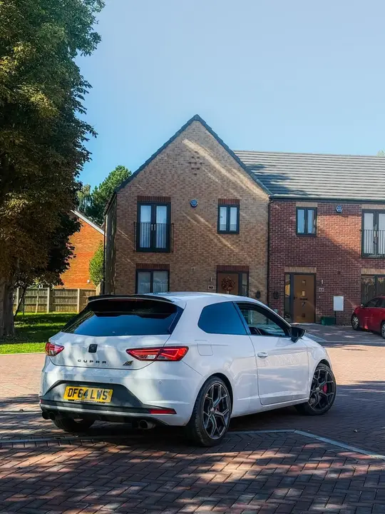 Seat Leon 2015 photo 2