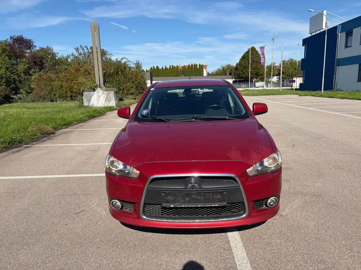 Mitsubishi Lancer 2010 photo 2