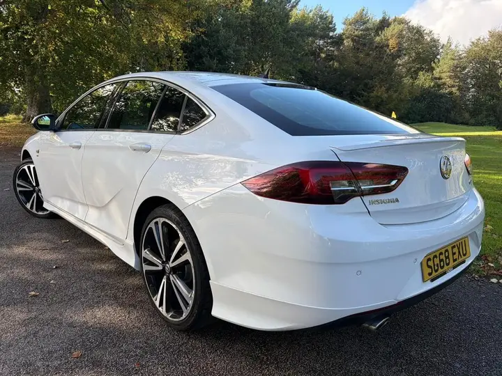 Vauxhall Insignia 2018 photo 3