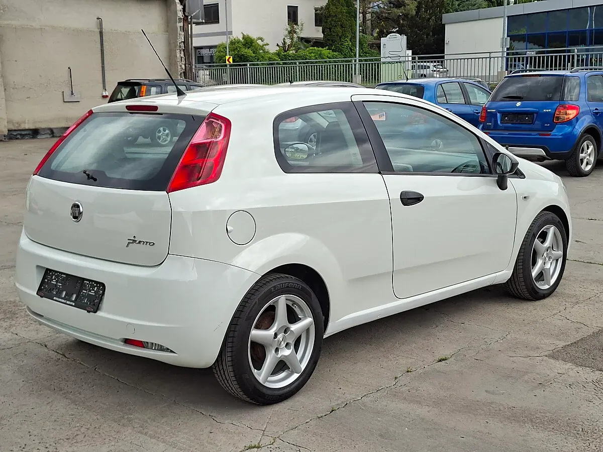 Fiat Punto 2009 photo 3