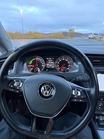 Volkswagen E-Golf 2015 photo 5