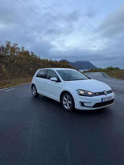 Volkswagen E-Golf 2015 photo 2