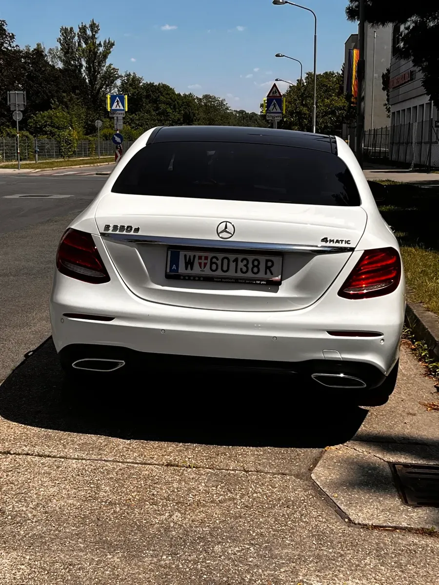 Mercedes-Benz E-Class 2017 photo 3