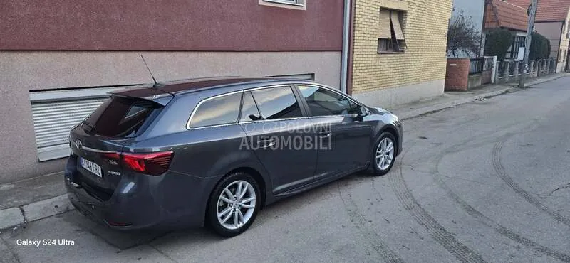 Toyota Avensis 2016 photo 3