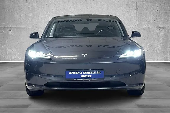 Tesla Model 3 2024 photo 3