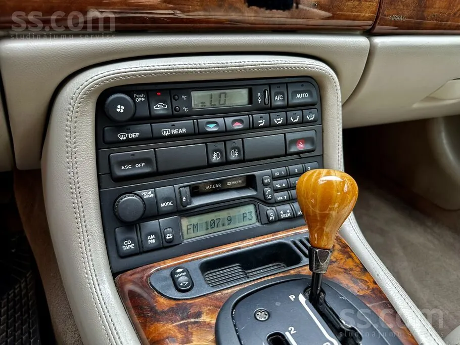 Jaguar Xk 1999 photo 5