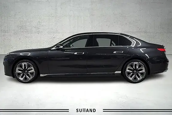 BMW I7 2023 photo 2