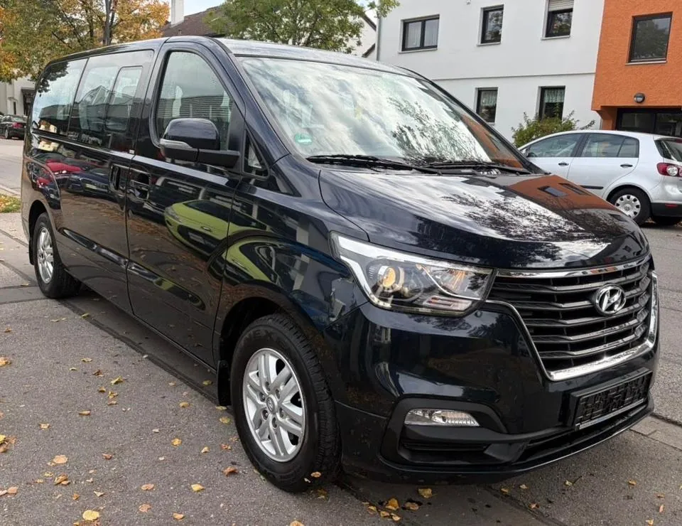 Hyundai H-1 Travel