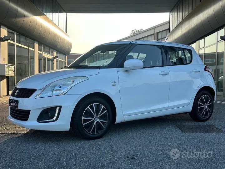 Suzuki Swift 2015 photo 3
