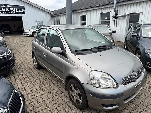 Toyota Yaris 2004 photo 2