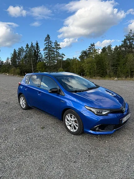 Toyota Auris 2018 photo 2