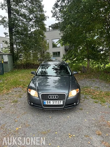 Audi A4 2005 photo 2