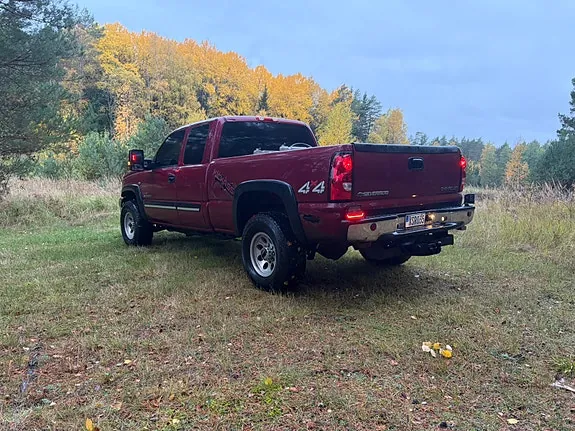 Chevrolet Silverado 2500 2005 photo 2