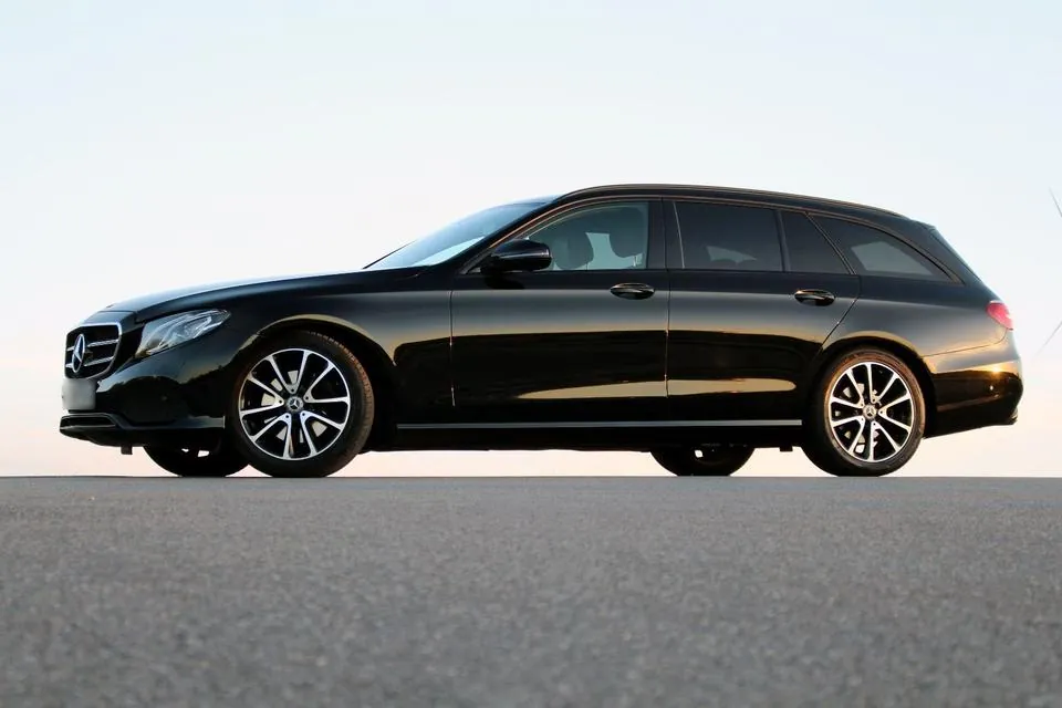Mercedes-Benz E220D
