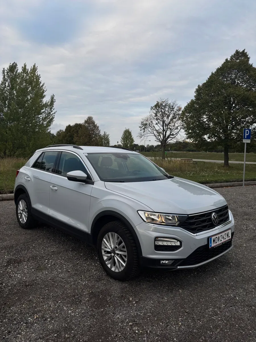Volkswagen T-Roc 2020 photo 2