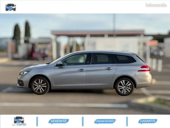 Peugeot 308 2018 photo 2