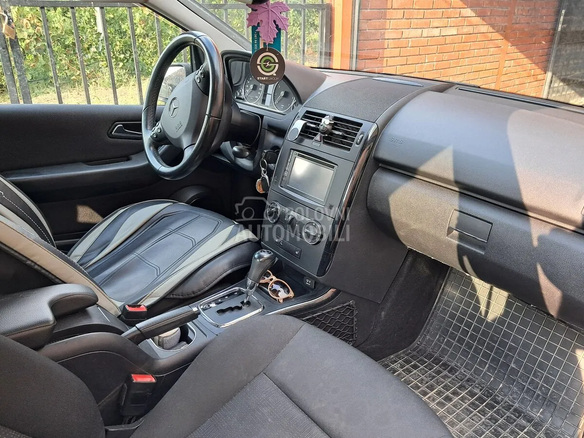 Mercedes-Benz A 160 2012 photo 4