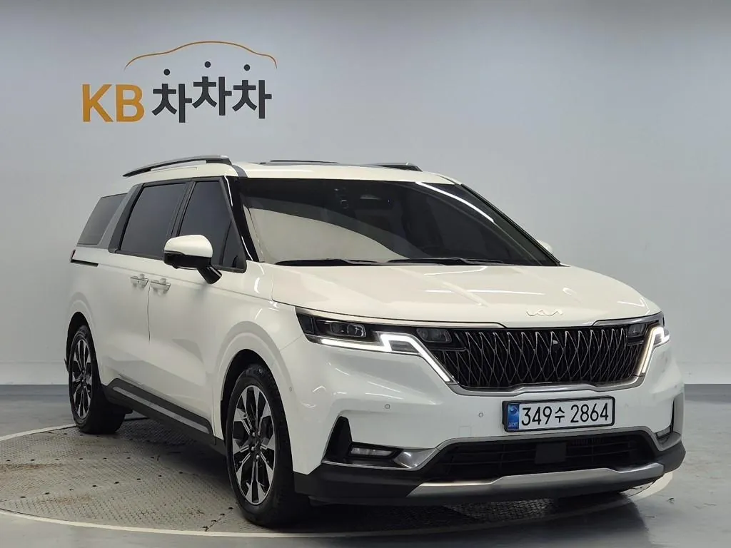 Kia Carnival 2023 photo 4