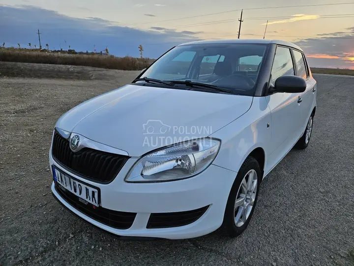Skoda Fabia 2012 photo 5