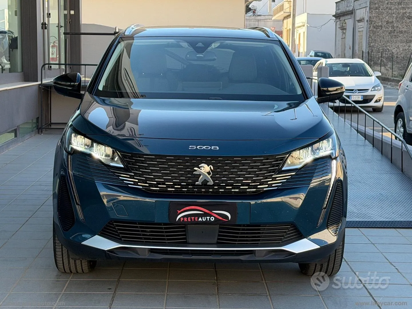 Peugeot 5008 2022 photo 2