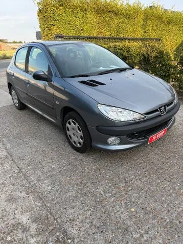 Peugeot 206 2008 photo 3