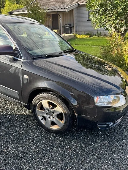 Audi A4 2005 photo 2