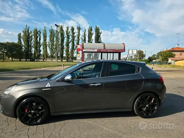 Alfa Romeo Giulietta 2012 photo 3