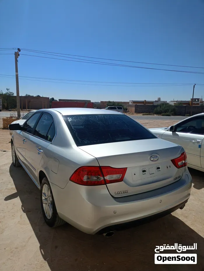 Kia Lotze 2010 photo 4
