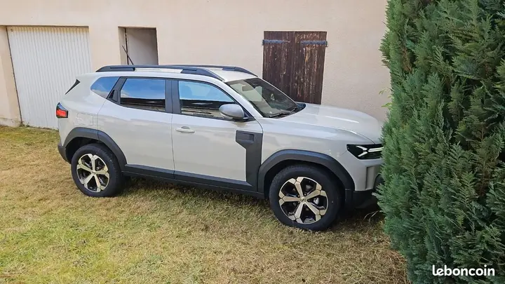 Dacia Duster 2025 photo 2