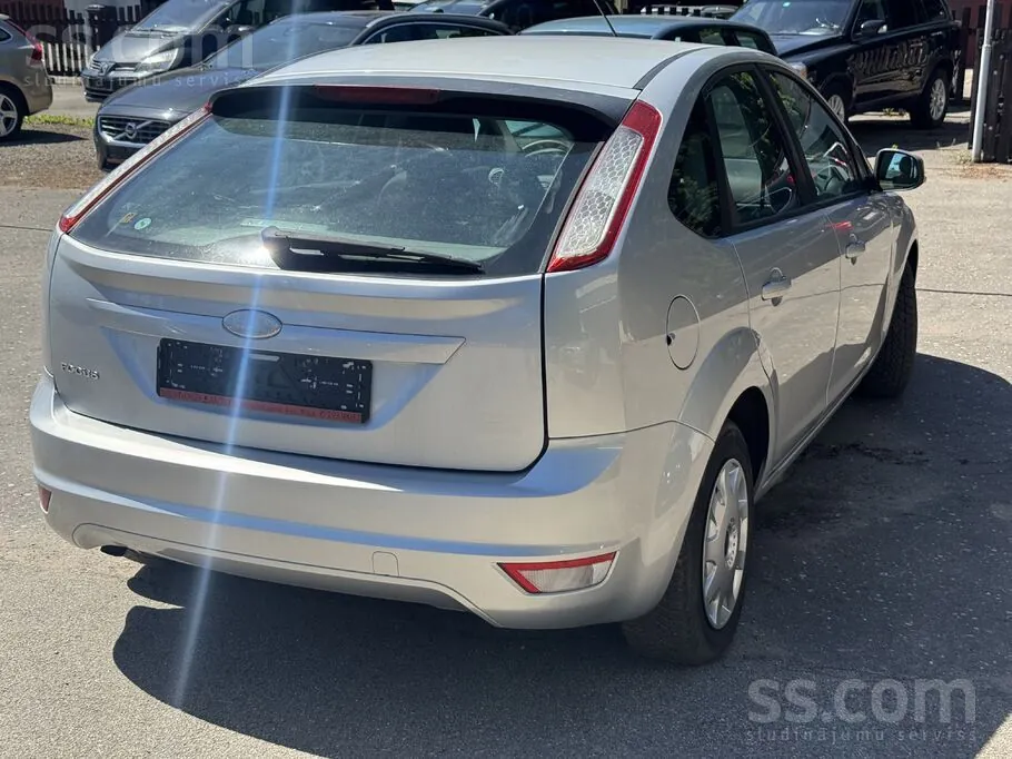Ford Focus 2009 photo 4