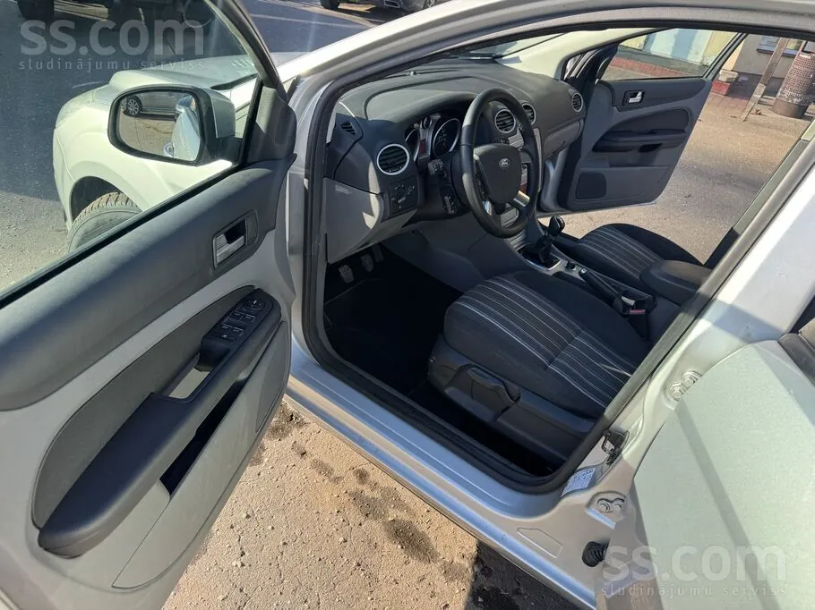 Ford Focus 2009 photo 5