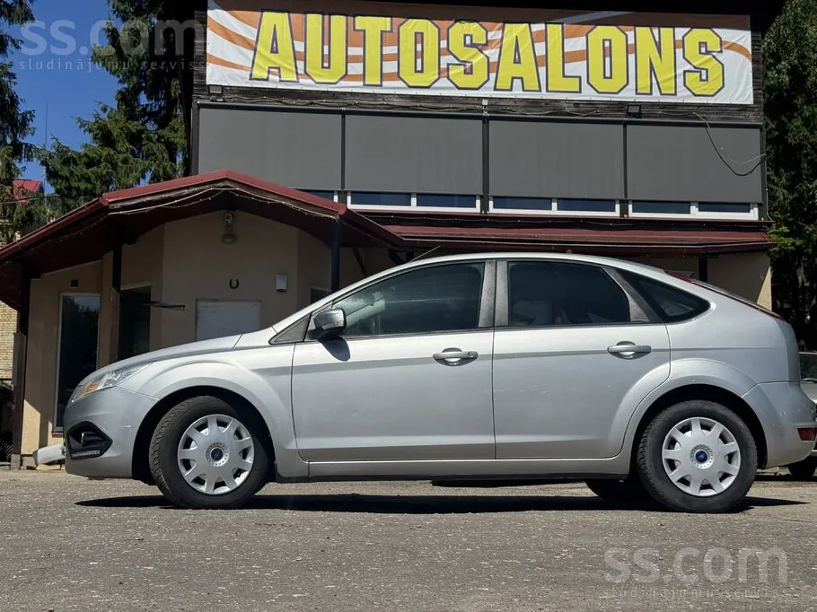 Ford Focus 2009 photo 2