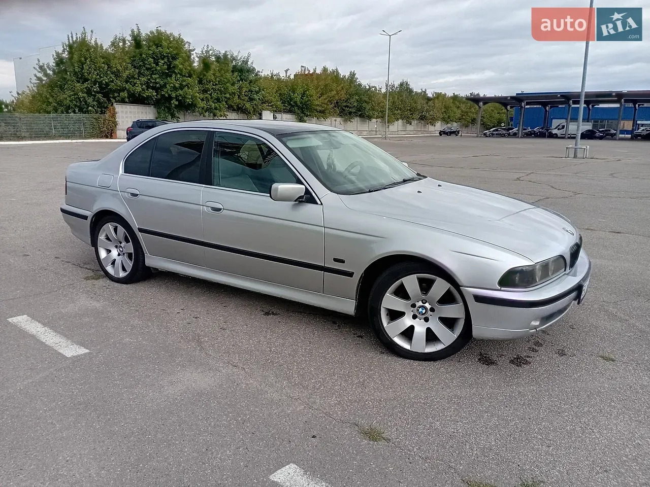 BMW 5 Series 1999 photo 2