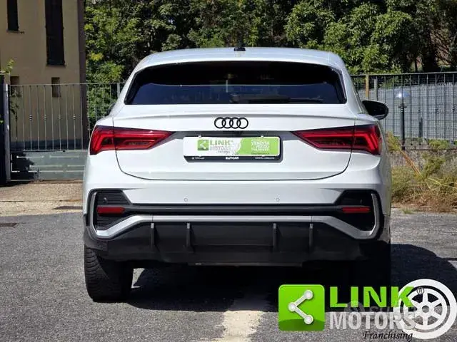 Audi Q3 2023 photo 2