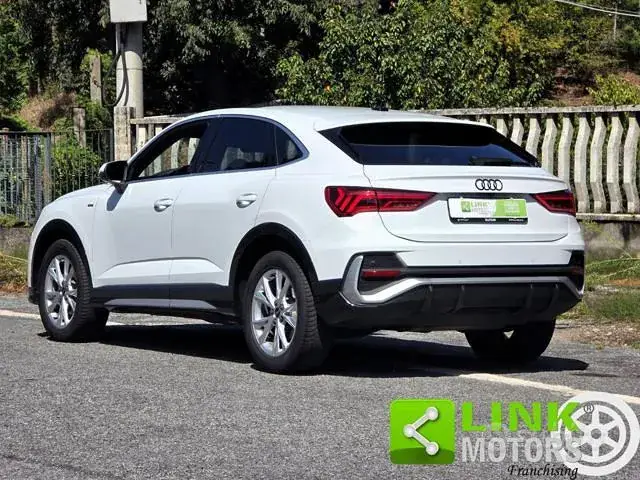 Audi Q3 2023 photo 3