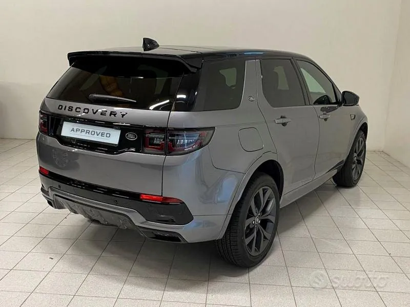 Land Rover Discovery Sport 2024 photo 2