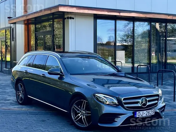 Mercedes-Benz E220 2016 photo 3