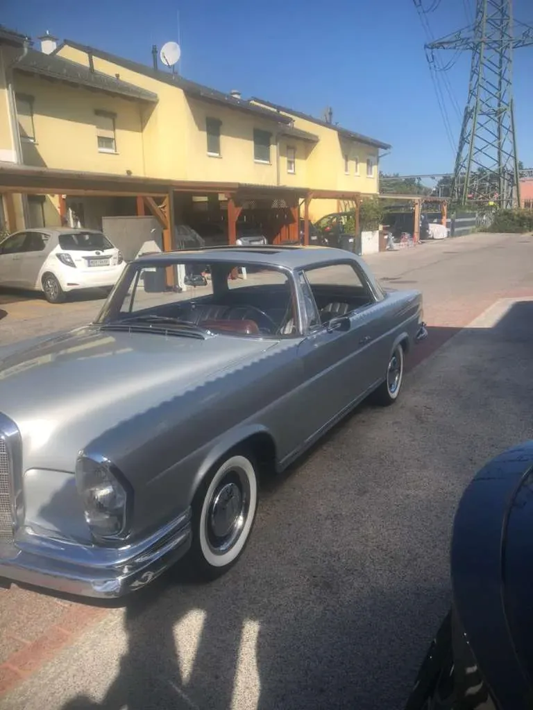 Mercedes-Benz S-Class 1964 photo 3