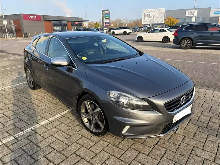 Volvo V40