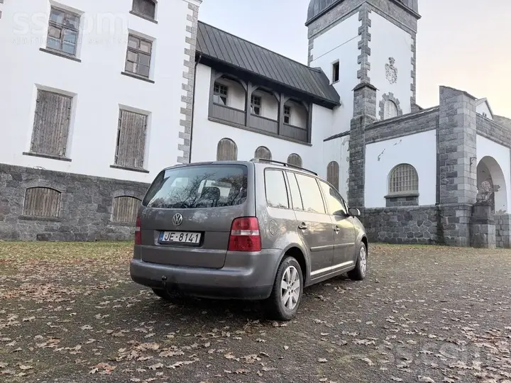 Volkswagen Touran 2004 photo 3