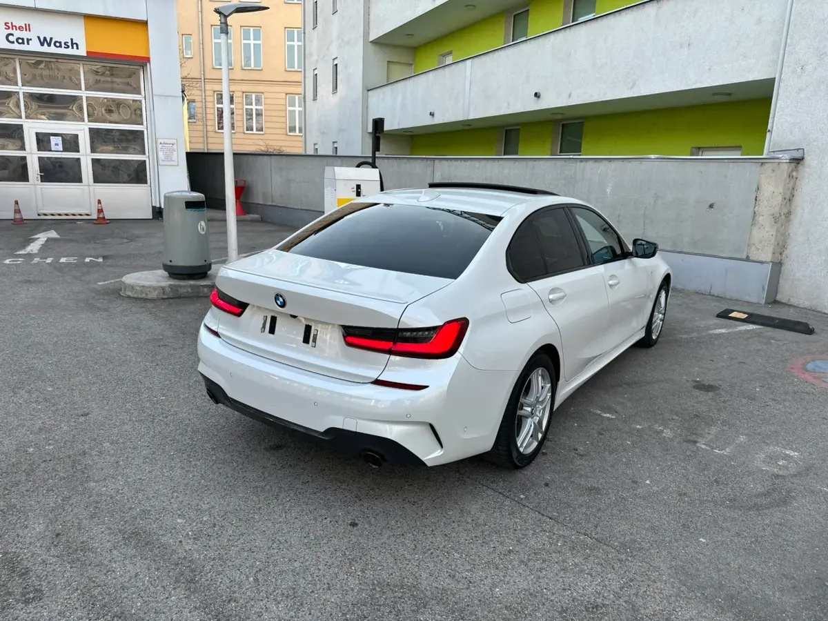 BMW 3 Series 2020 photo 3