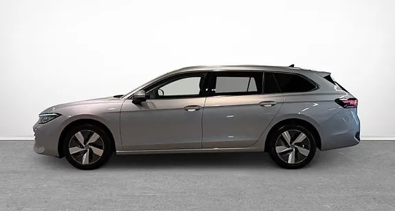 Volkswagen Passat 2024 photo 3
