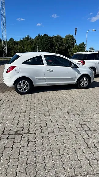 Opel Corsa 2010 photo 2