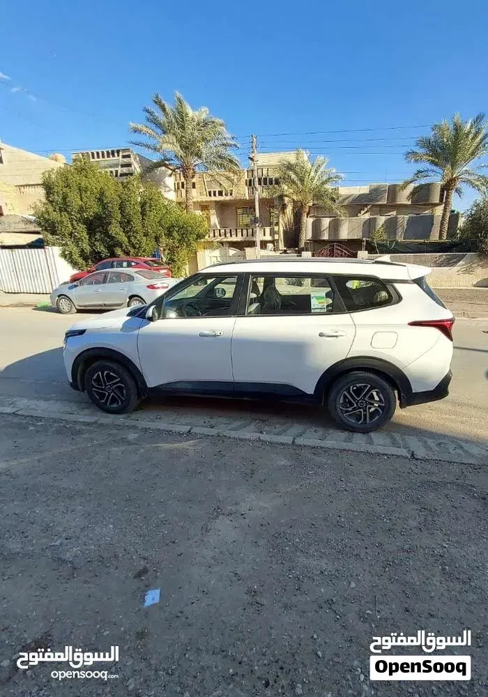 Kia Carens 2023 photo 2
