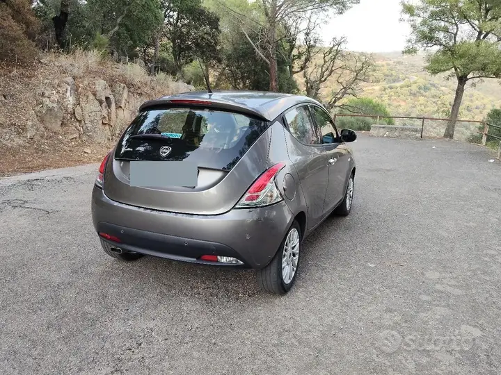 Lancia Ypsilon 2015 photo 3
